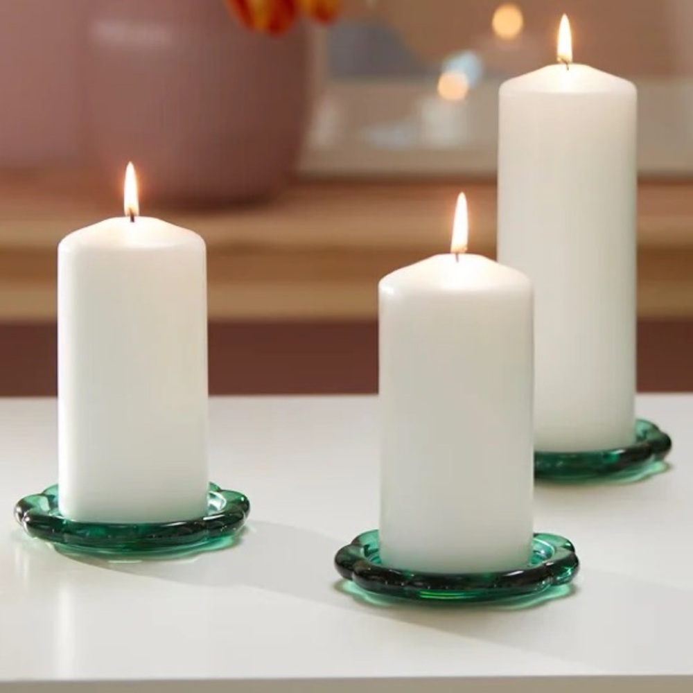 4 Elegant Flower Shape Green Holders